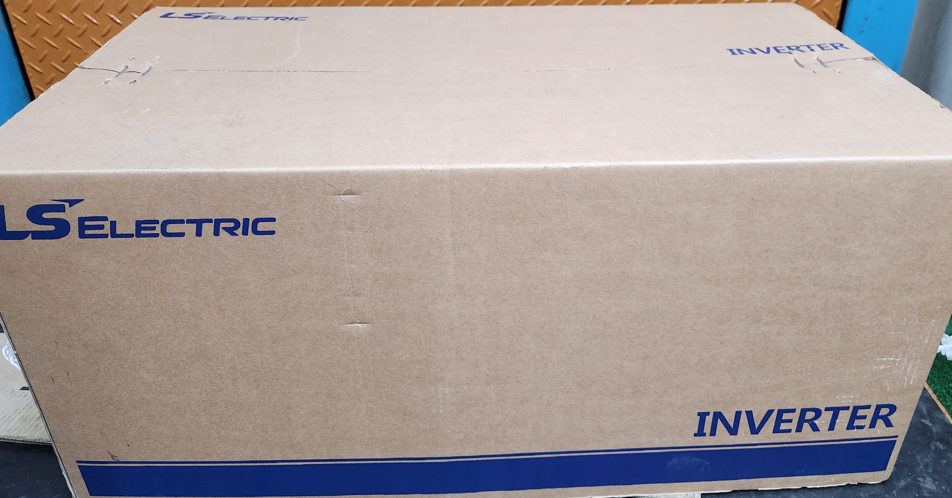 sv0370is7box.jpg